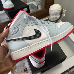 Mid Jordan 1 GS HALF BLUE